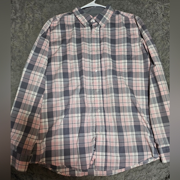 Mens button up - Picture 2 of 4